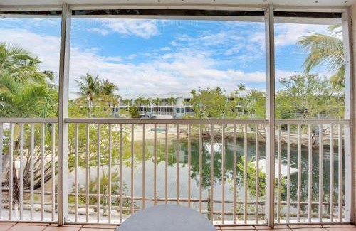 Key Largo House | Overlooking Saltwater Lagoon Free Golf Cart-Kayaks