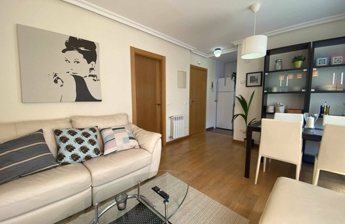Las Campas y San Claudio Apartment | Oviedo Soja City, apartment minutes from downtown