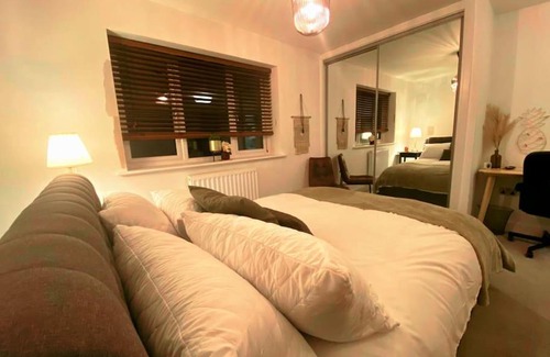 Kennington Apartment | Ox1 Quaint Village - 10min to Centre (Parking)