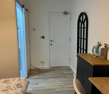 Forest Gate House | Oxborne Rooms UK - Wyatt