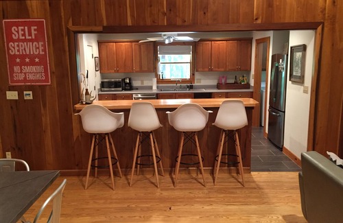 Batesville Cabin | Oxford Retreat - 4B/4B Newly Renovated Cabin 15 Minutes From Downtown Oxford!