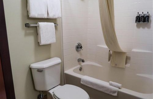 Hayden Island Hotel | Oxford Suites Portland - Jantzen Beach