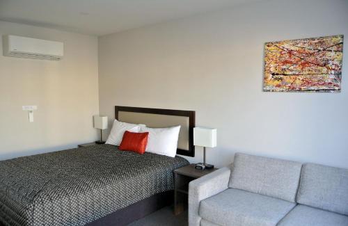 Oxford Hotel | Oxford Village Motels