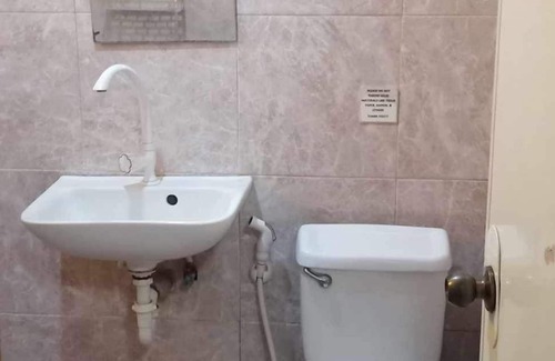 Bacoor City Hotel | OYO 1026 Evita Hotel Bacoor