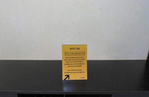 Rogojampi Hotel | OYO 2371 Islami Family Residence