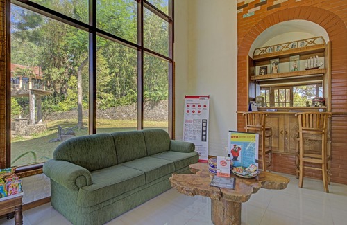 Mojokerto House | OYO 3208 Villa Inn App Trawas Bintaro Syariah