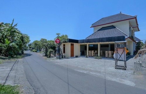 Babakan Hotel | OYO 3974 Villa Kayyana