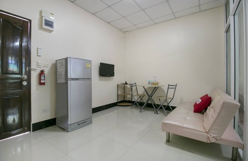 Ban Chang Hotel | OYO 75390 Sunee Place Hotel