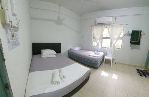 Kampung Sura Masjid Hotel | OYO 90116 Fbs Inn Hotel