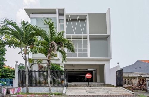 Suko Manunggal Hotel | OYO 90935 Rumah Kost Metroliving