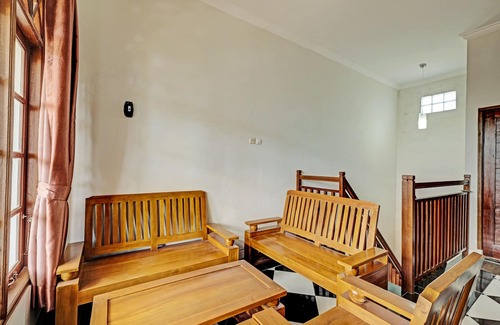 Ngemplak Hotel | OYO 92067 Sekar Gadung Homestay Syariah