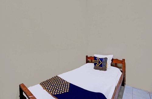 Gresik Hotel | OYO 92267 Nurul Homestay Syariah