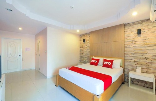 Suphan Buri Hotel | OYO 926 Sydney Resort