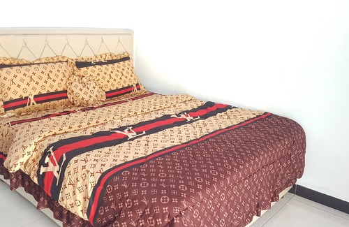 Kebumen Hotel | OYO 93025 Surya Abadi Homestay Syariah Near alun alun kota gombong