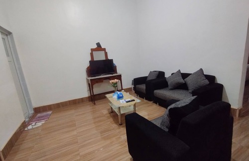 Kecamatan JONGGAT Hotel | OYO 93618 Homestay Bonjeruk Near Restoran Pawon 21 Bonjeruk
