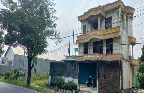 Karanganyar Hotel | OYO 93768 Setia Budi Guest House 1