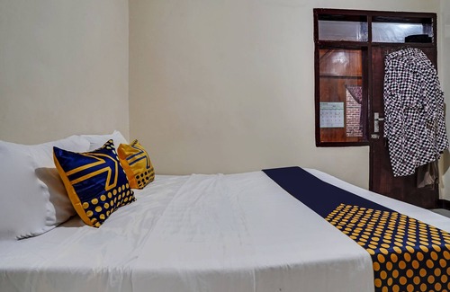 Cimahi Hotel | OYO Homes 90917 Eco Tourism Geopark Padalarang Homestay Syariah