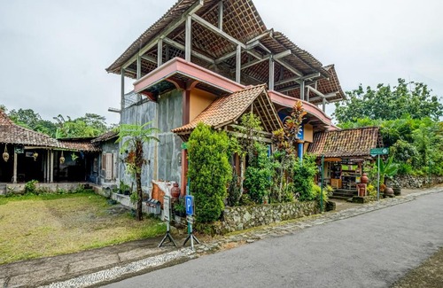 Ngaglik Hotel | OYO Homes 90996 Desa Wisata Pulesari Syariah