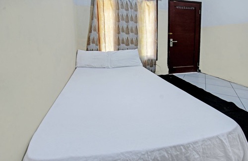 Praya Hotel | OYO Life 92853 Kost 999