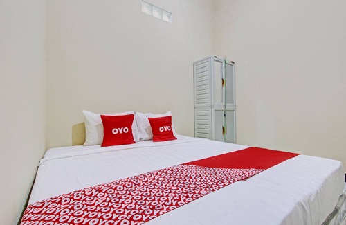 Muncar Hotel | OYO Life 93034 Ayri Home