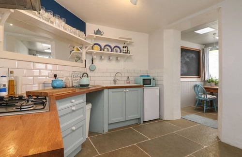 Watchet Cottage | OYSTER CATCHERS, pet friendly, country holiday cottage in Watchet