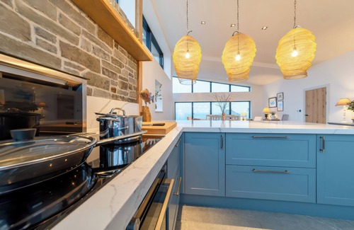 Saint Goran Cottage | OYSTERCATCHER, pet friendly, luxury holiday cottage in Mevagissey