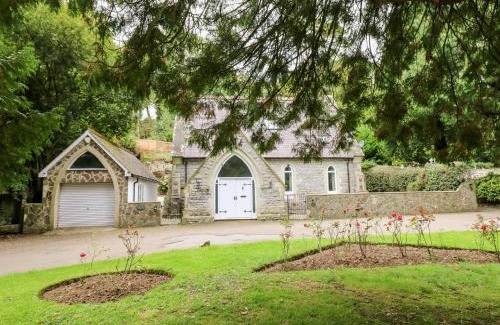 Mumbles House | Oystermouth Chapel