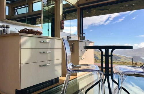 Christchurch District Villa | Pōhue PurePod