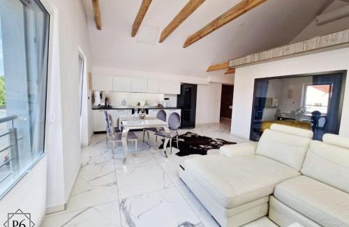Pisz Apartment | P6 White Line 55