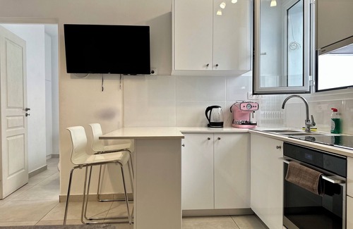 Petralona Apartment | P8 - 2 Bedrooms Jacuzzi Rooftop
