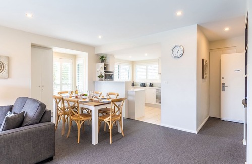 Salamander Bay Apartment | Pacific Blue 278-265 Sandy Pt Rd- Dual Key Access, Wifi, Linen and Air Conditioning