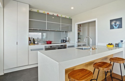 Christchurch City Centre Cottage | Pacific Panorama - Christchurch Holiday Apartment