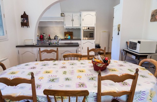 Nyons House | pacious house Nyons, private heated pool, sauna, WIF