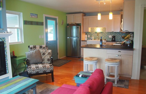 Algoma House | Packer Game Retreat- Luxury Algoma Lakehouse, 310ft of private shore, Fire pit!