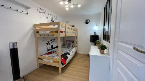 Saint-Germain-sur-Morin Apartment | Paco Homestay