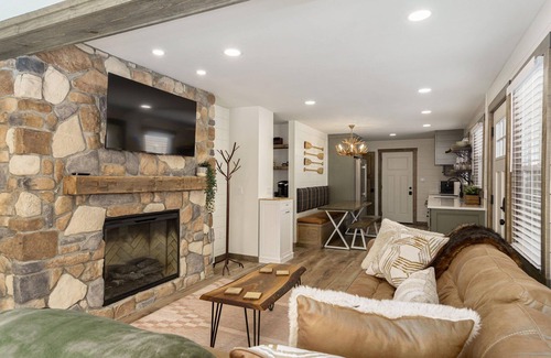 Lake Orion House | Paddler's Paradise: Serene Lake-Front Retreat in Lake Orion, MI
