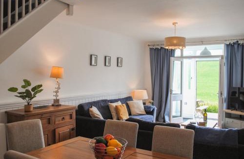 Hope-Cove Apartment | Paddler's Rest