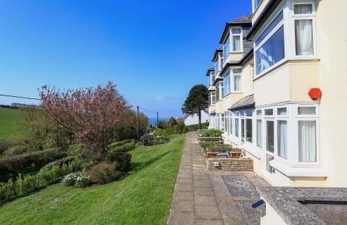 Hope-Cove Apartment | Paddler's Rest