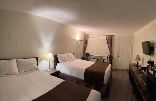 Coleman Hotel | Paddock Inn