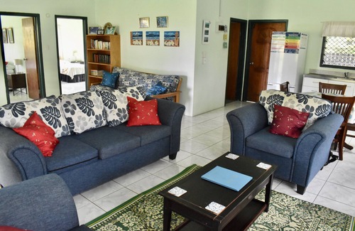 Tapere of Titikaveka House | Paere House, Snorkeling Heaven