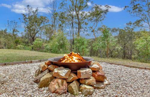 Cessnock City Council House | Paikium Off the grid in Laguna Haven A 100Acre Oasis of Sustainable Ser