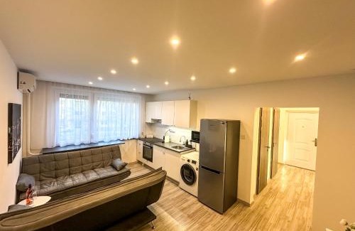 Szekesfehervar Apartment | Palace City Apartman,T8, AC, Klima