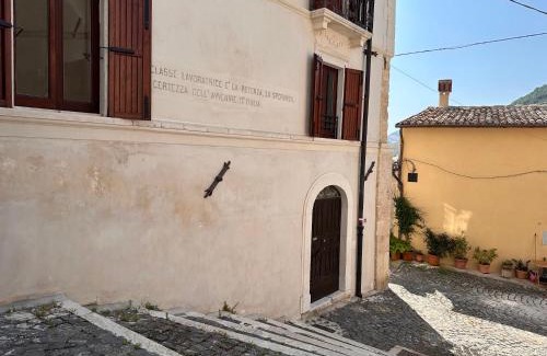 Caporciano Bed & Breakfast | Palazzo D'Alessandro Wunderkammer & Suites B&B di charme