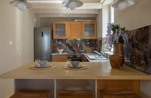 Paleros House | Paleros Stone Summary