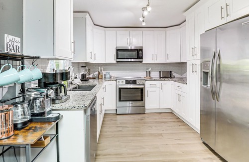 Palm Harbor House | Palm Coast Escape w/Outdoor Oasis: 6 Mi to Shore!
