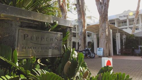 Palm Cove Apartment | Palm Cove Paradise - Couples spa beach getaway
