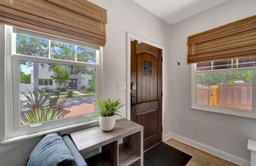 Arlington Park House | Palm Haven Heated pool and patio near downtown