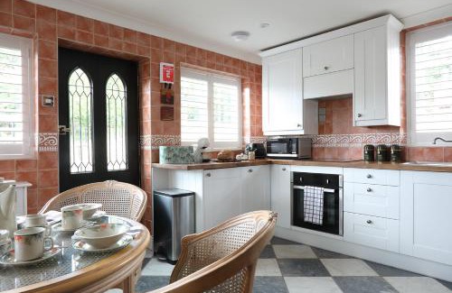 Redbrook Apartment | Palm House - Luxury Wye Valley Country House 2 Bed Apartment - Dog Friendly