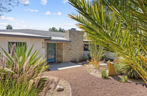Tahquitz River Estates House | Palm Springs Eco Mid-century Urban Oasis Retreat