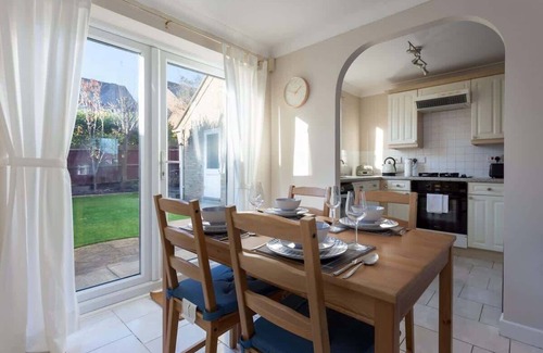Hamworthy House | Palma - Hamworthy Beach and Park Short Walk Away